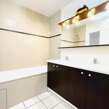 Σπίτι διακοπών Spacious With Garden Near The Beaches