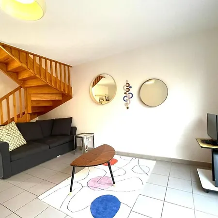Σπίτι διακοπών Spacious With Garden Near The Beaches *