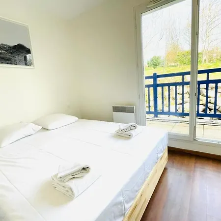 Σπίτι διακοπών Spacious With Garden Near The Beaches