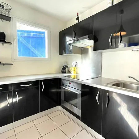 Σπίτι διακοπών Spacious With Garden Near The Beaches *