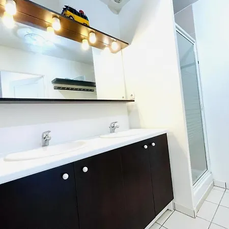 Σπίτι διακοπών Spacious With Garden Near The Beaches *